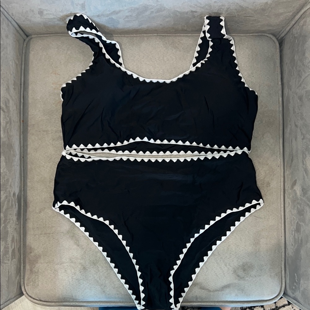 SHEIN Black and White Bikini Set Swimwear